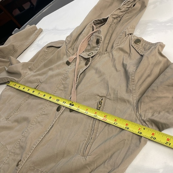 Love Tree Lightweight Utility Jacket - Picture 11 of 12